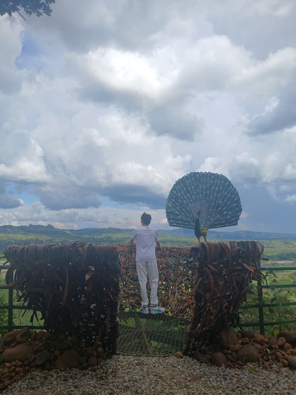 Escultura de troll en el mirador